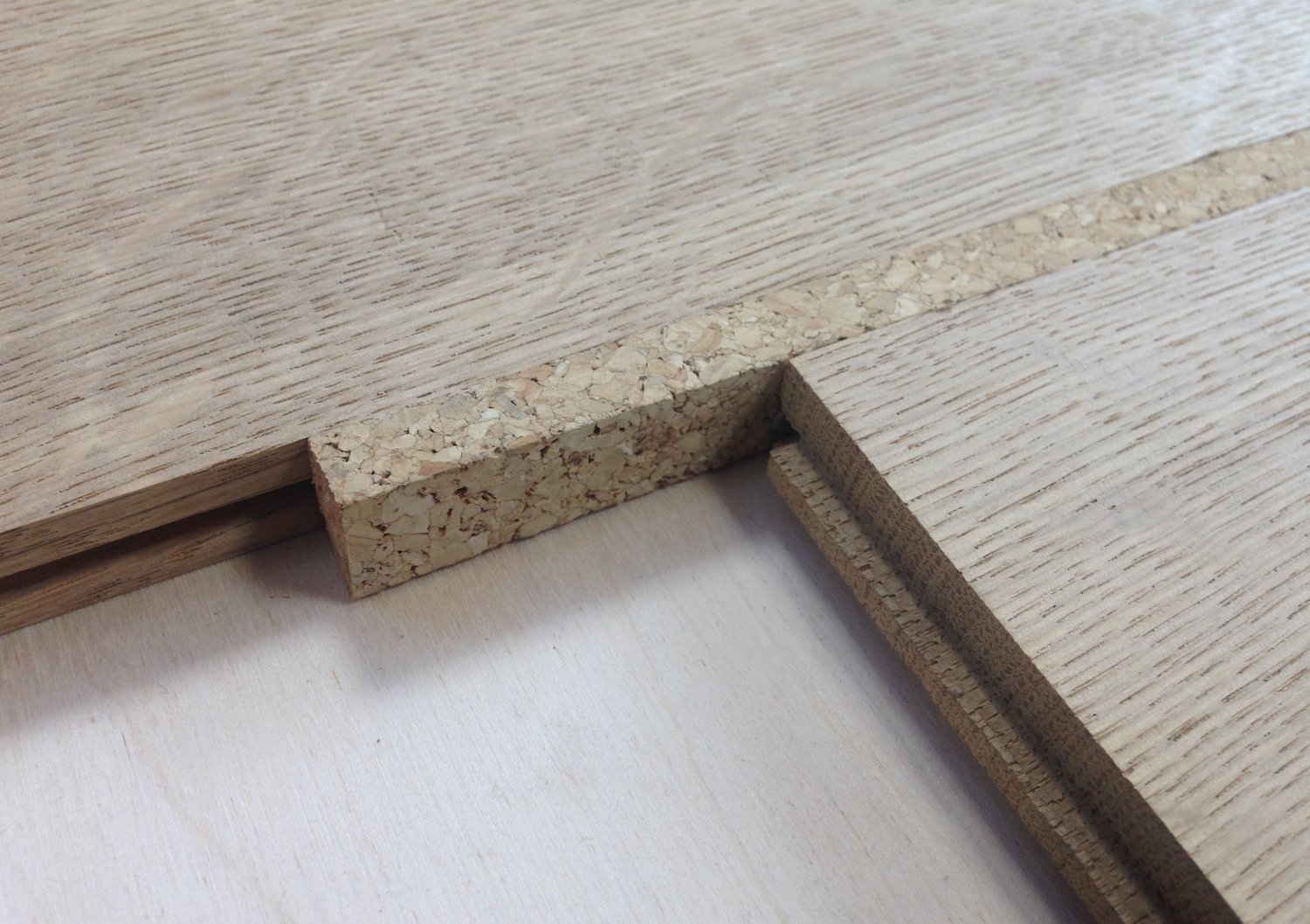 Жидкая пробка для стыков ламината и плитки